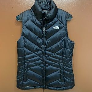 Black North Face vest - size small